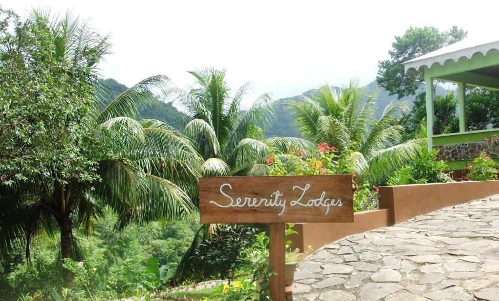 Serenity Lodges Dominica Marigot Exterior foto