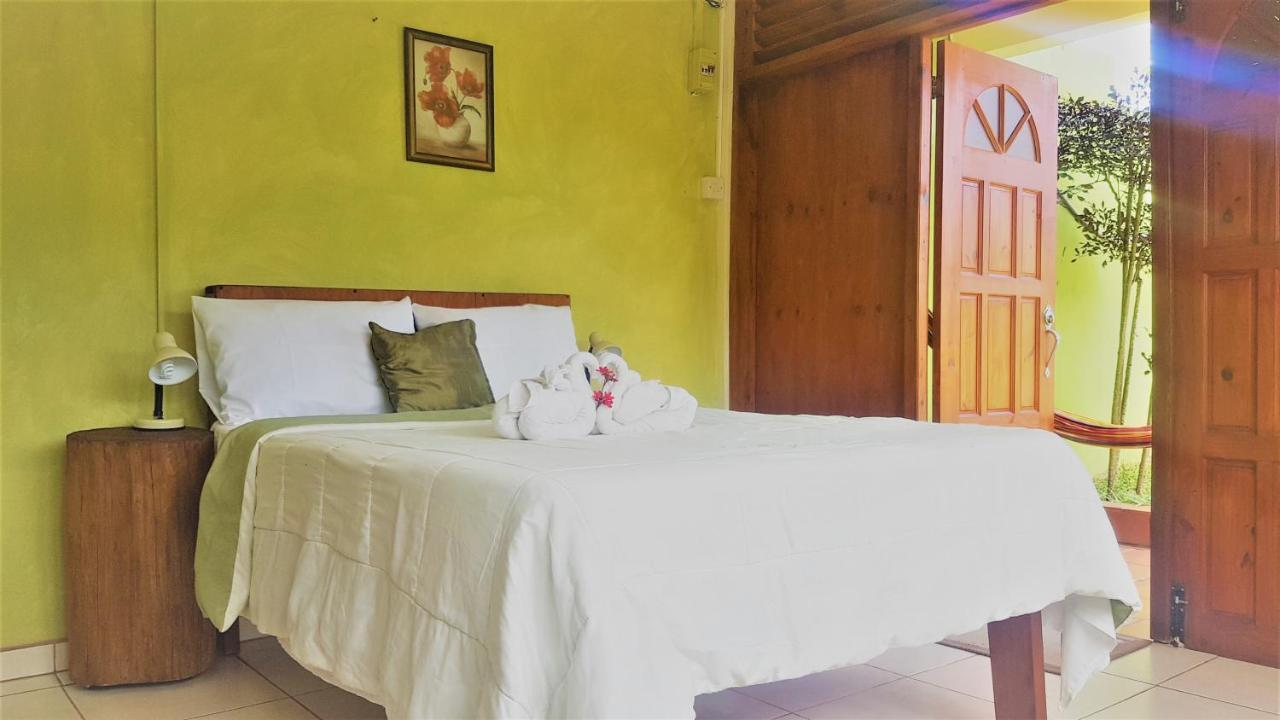 Serenity Lodges Dominica Marigot Exterior foto