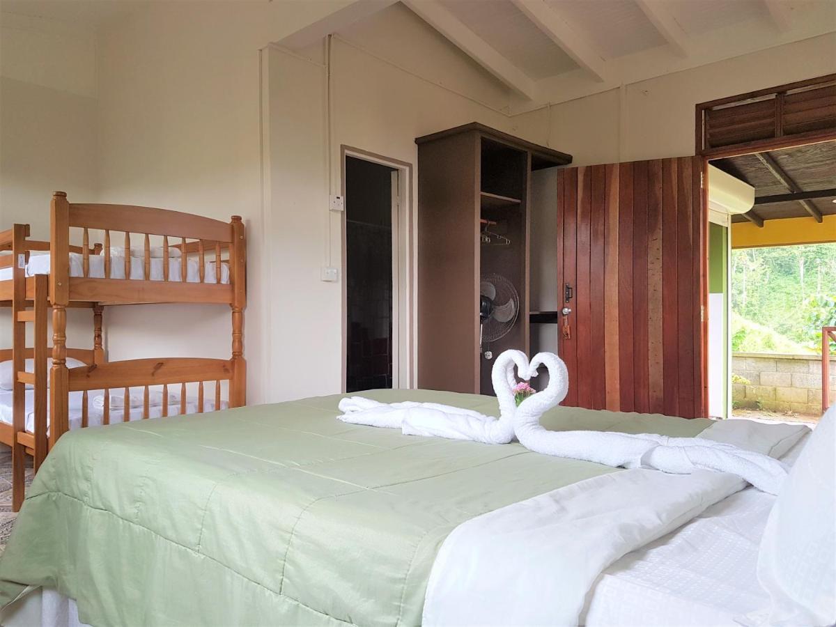 Serenity Lodges Dominica Marigot Exterior foto